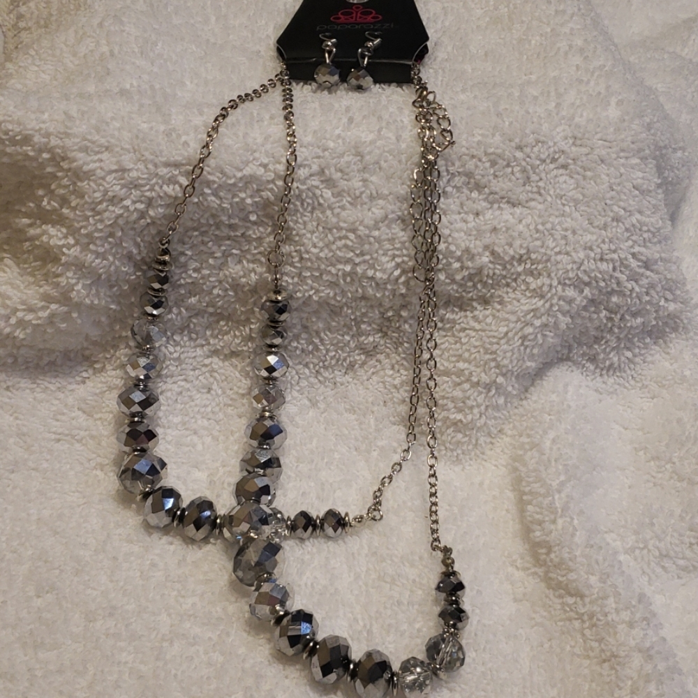 Necklace and earrings set